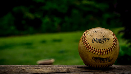 Wood vs. Metal Baseball Bats A Comprehensive Guide for Young Athletes